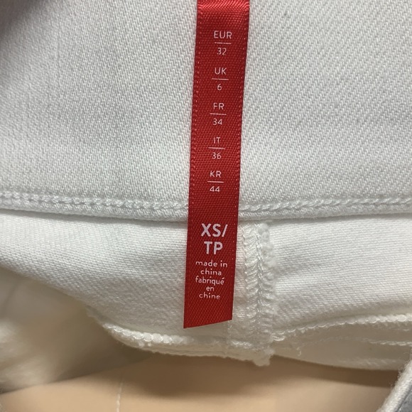 Spanx Jeans Women's White Distressed Ankle Slim Raw Hem Pull On 20229R - Size XS - Picture 10 of 13